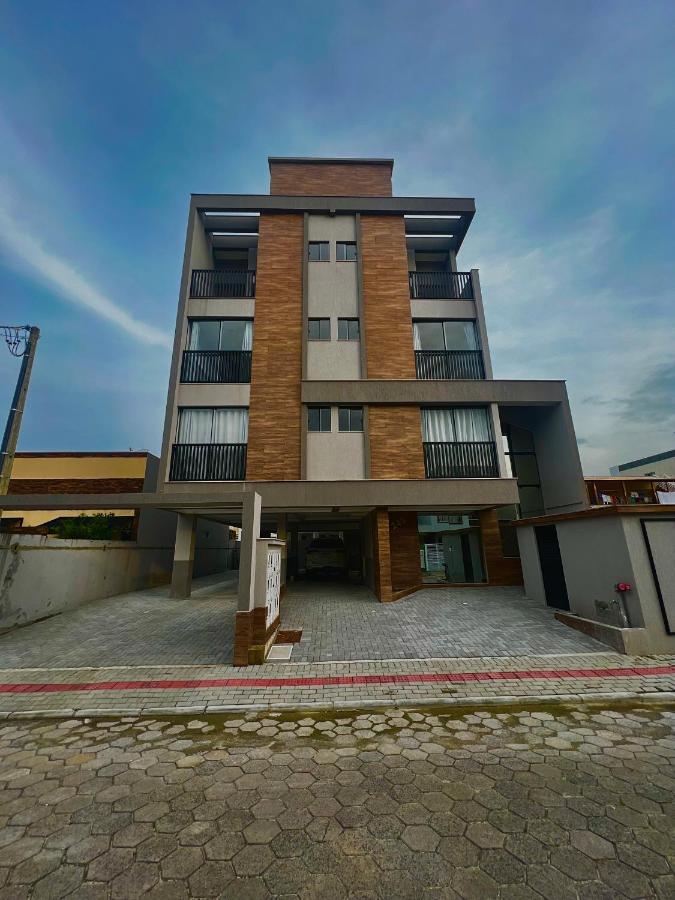 Residencial Bernardo Apartment Bombinhas Exterior photo