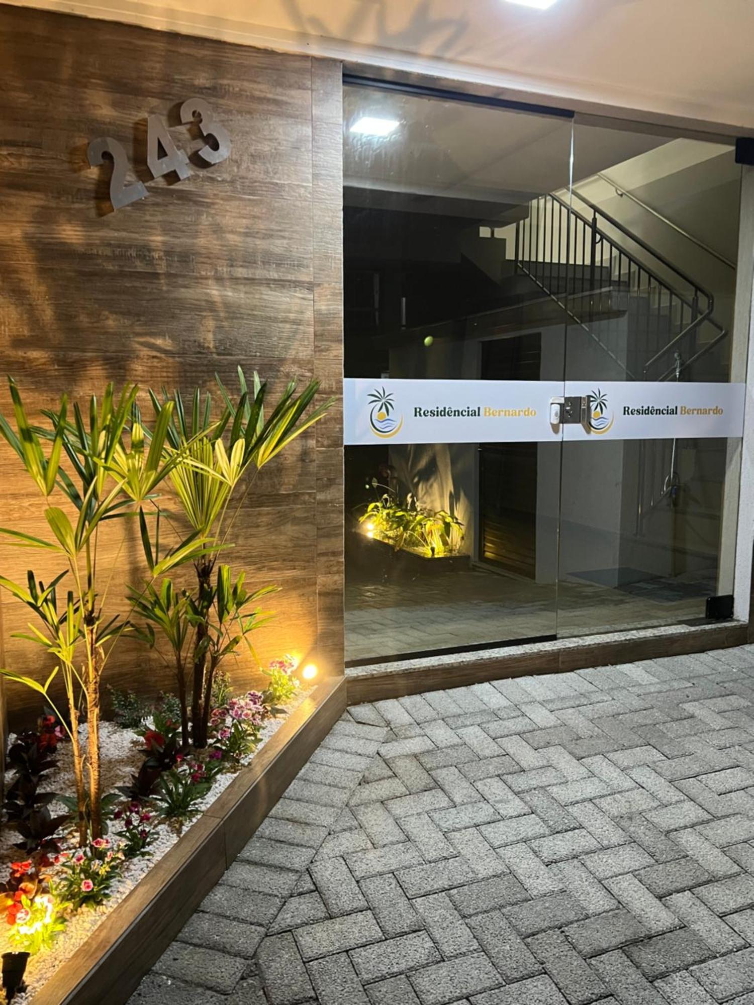 Residencial Bernardo Apartment Bombinhas Exterior photo
